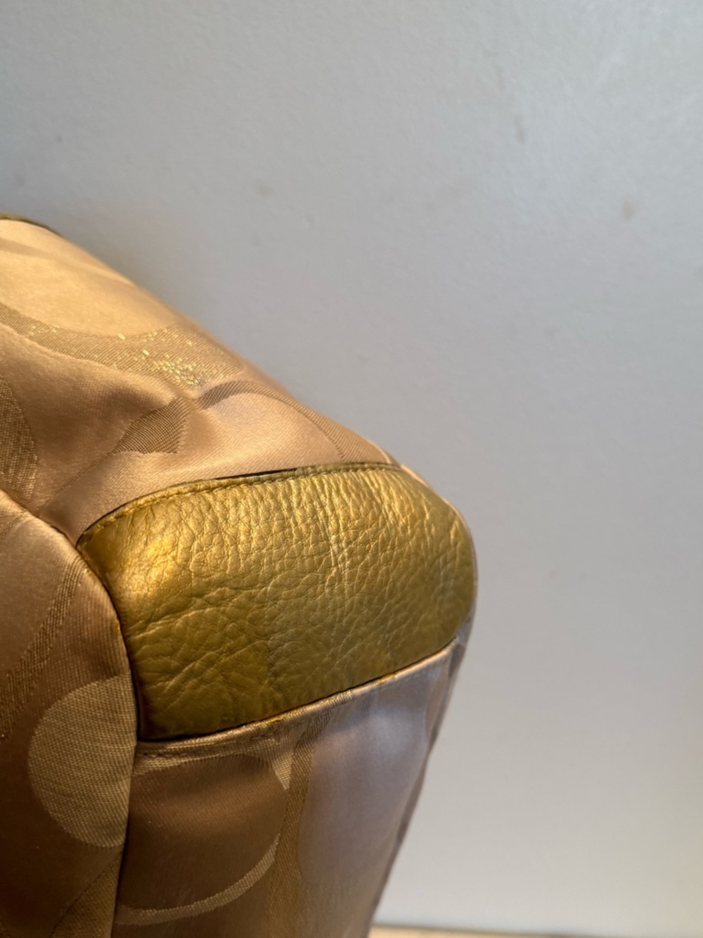 Coach Signature Gallery Tote F19664 Gold - Picture 5 of 11